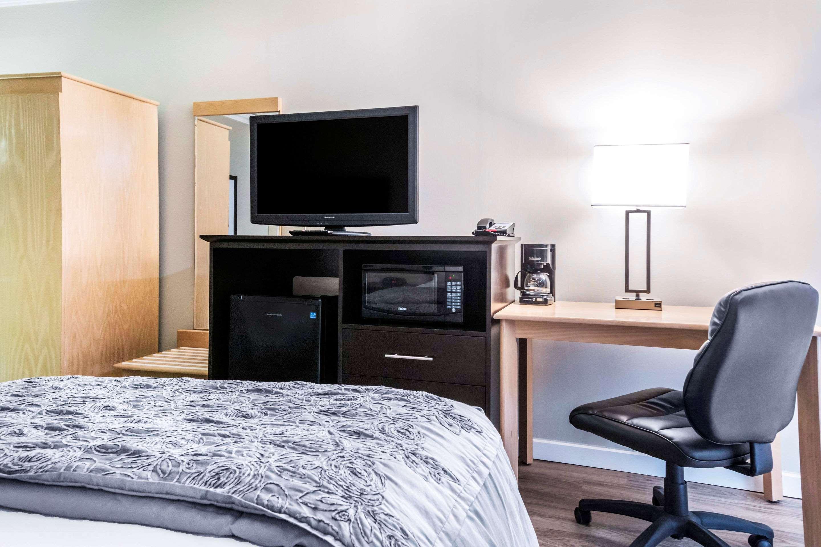 Travelodge By Wyndham Trois-Rivières Exterior foto