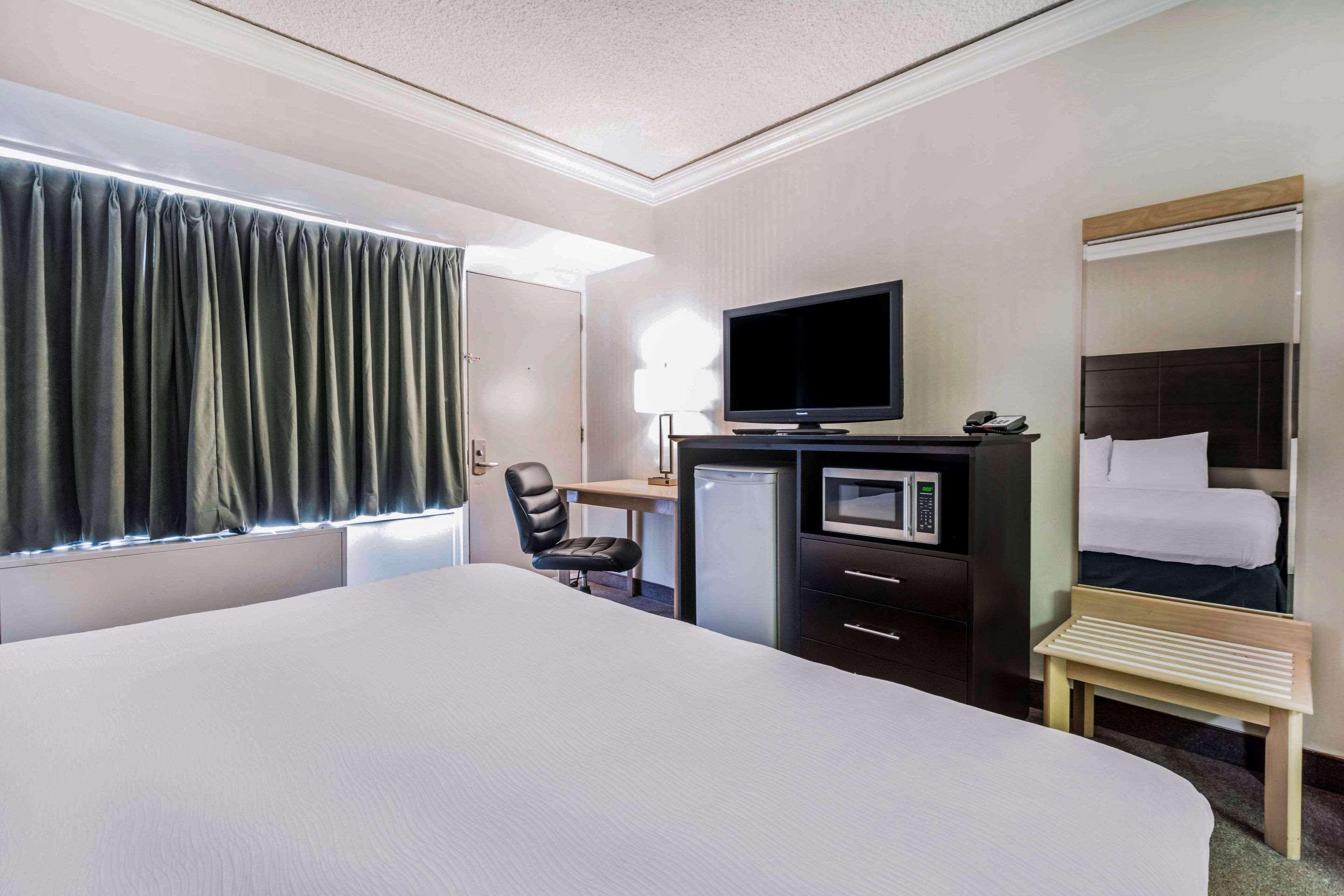 Travelodge By Wyndham Trois-Rivières Exterior foto