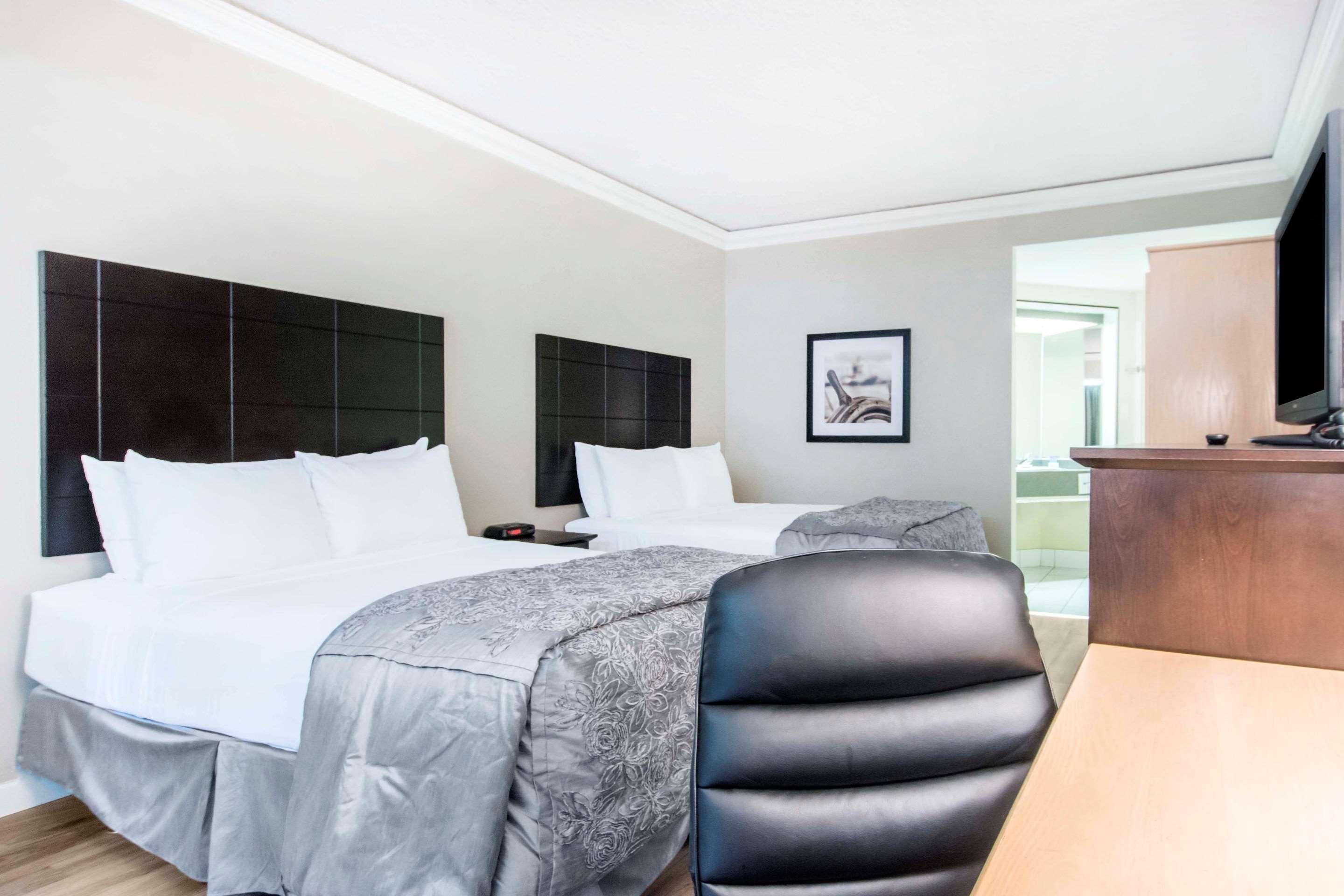 Travelodge By Wyndham Trois-Rivières Exterior foto